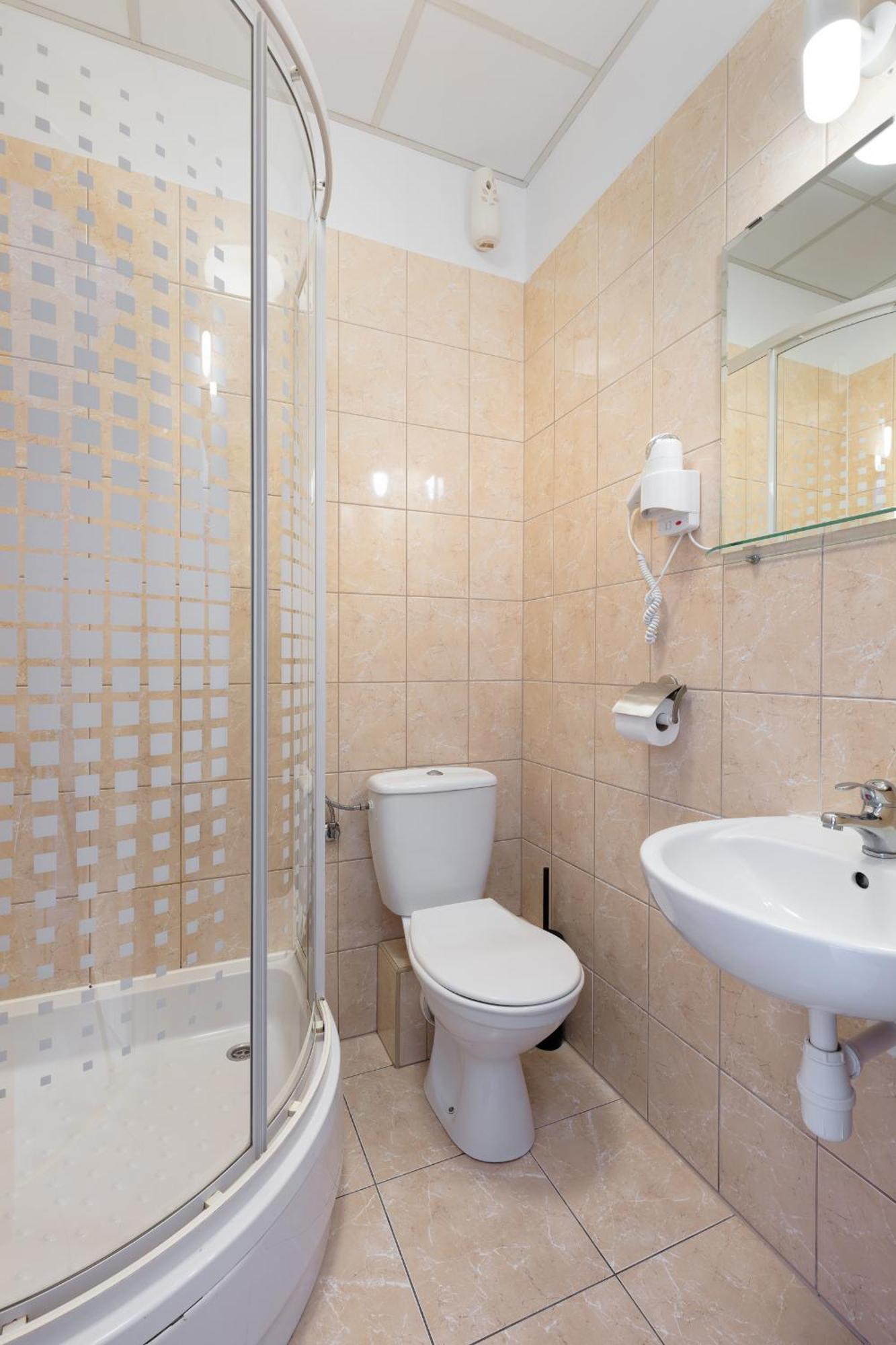 Twin Room Private Bathroom