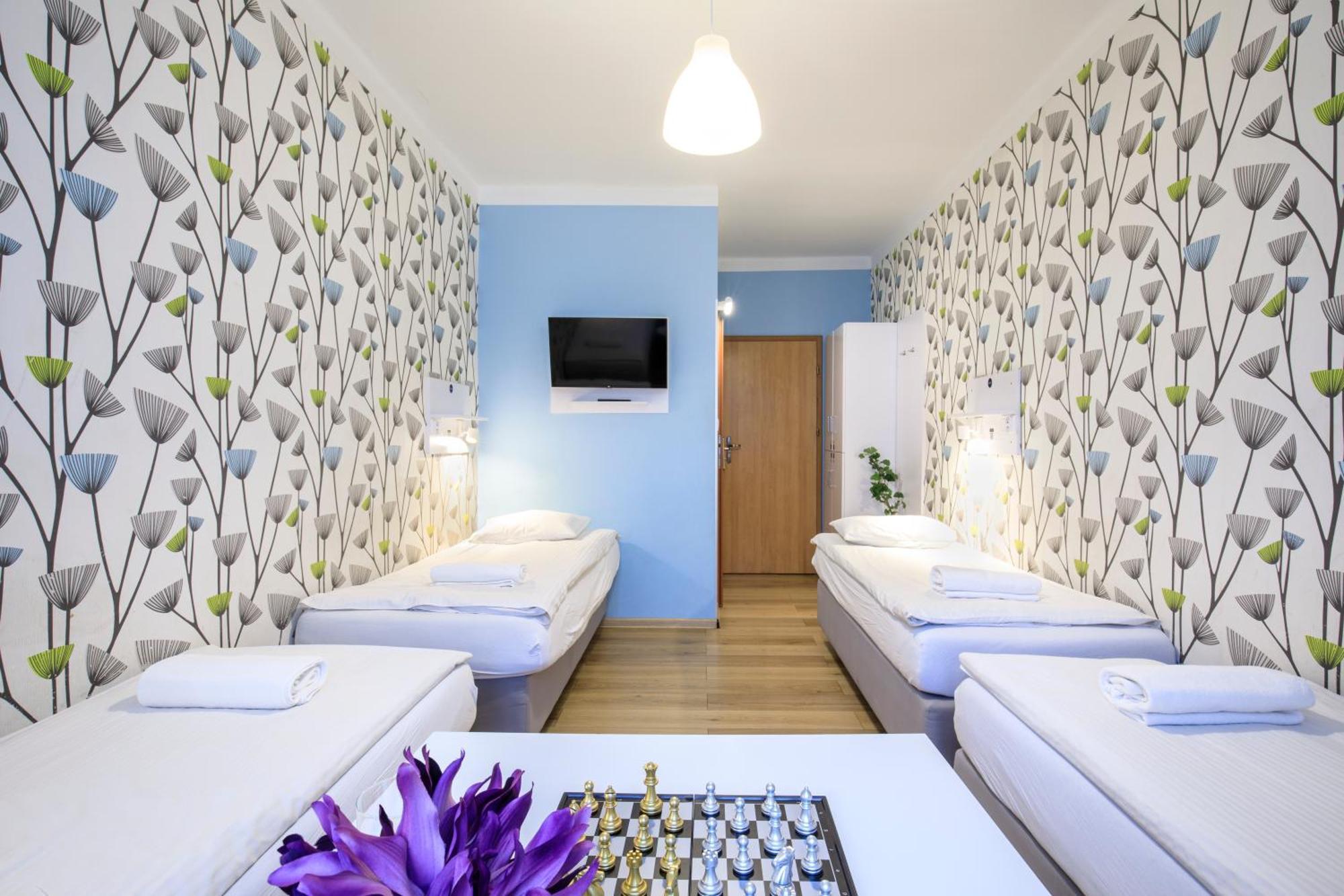 Single Bed 4-Bed Dormitory Room Bathroom